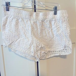 White Lilly Pulitzer shorts size M